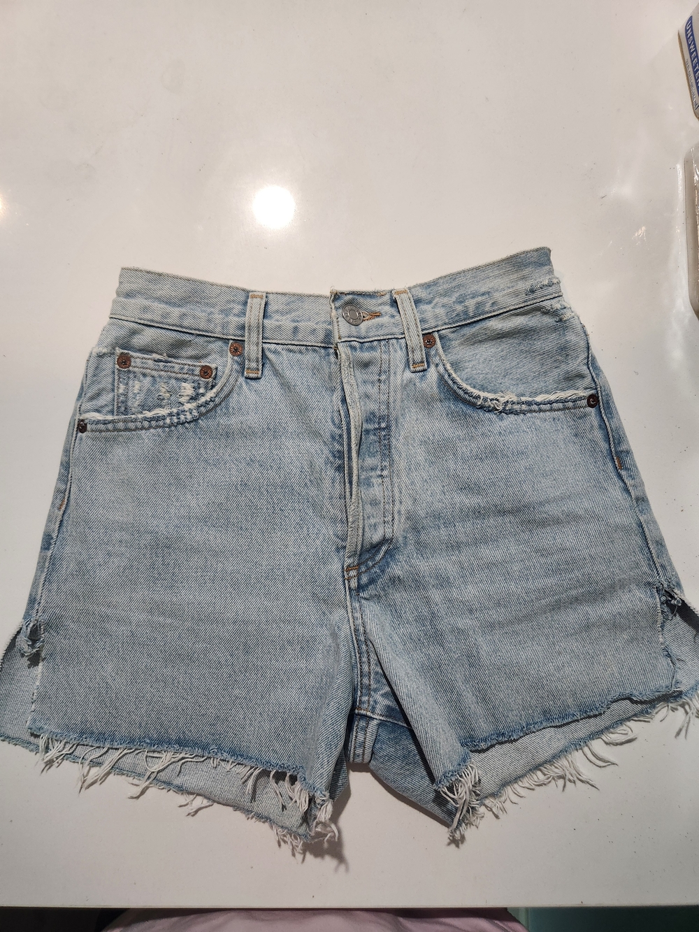 Agolde Light Wash High-Rise Frayed Denim Shorts Sz 24. Worn Once. Like New